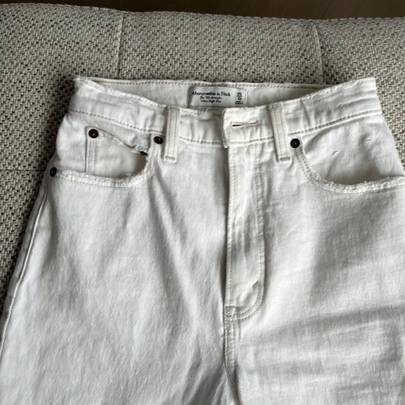 Abercrombie 90s Ultra High Rise Straight Jeans - Picture 4 of 5